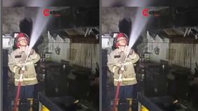 Empat unit mobil pemadam kebakaran dan satu unit rescue dari Regu 2—yang terdiri dari pos Sukasari, Cibuluh, dan Yasmin—langsung dikerahkan menuju lokasi.