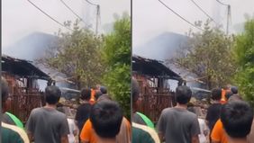 Pabrik tempe di Jatirasa, Karangpawitan, Karawang ludes terbakar. Jumat (14/11) siang.
Belum diketahui darimana api berasal namun saat ini api berhasil dipadamkan oleh tim Damkar.