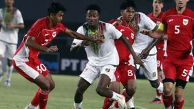 Di sisi lain, Mali tetap berbahaya melalui serangan balik. Pada menit ke-73, Sekou Kone melepaskan tembakan keras yang masih bisa ditepis Cahya Supriadi.
Meski penguasaan bola Indonesia meningkat karena pressing Mali menurun, masalah efektivitas masi