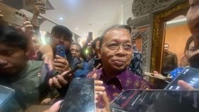 Gubernur Bali Wayan Koster berjanji akan segera memanggil pihak perusahaan agen perjalanan wisata yang kendaraannya mengalami kecelakaan dan menewaskan lima Warga Negara Asing (WNA) China di Buleleng, Bali.