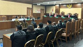 Tiga terdakwa dalam perkara dugaan korupsi fasilitas kredit Lembaga Pembiayaan Ekspor Indonesia (LPEI) periode 2015–2018 menghadapi tuntutan pidana penjara antara 6 hingga 11 tahun. Tuntutan tersebut dibacakan dalam sidang.