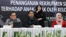 Detasemen Khusus (Densus) 88 Antiteror Polri mengamankan lima orang yang diduga terlibat dalam perekrutan anak untuk diarahkan bergabung dengan jaringan terorisme. “Ada lima tersangka yang sudah diamankan oleh Densus 88 dengan tiga kali penegakan huk