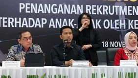 Detasemen Khusus (Densus) 88 Antiteror Polri menyampaikan bahwa satu dari lima tersangka yang ditangkap terkait perekrutan anak ke jaringan terorisme diketahui memiliki keterkaitan dengan kelompok ISIS.
