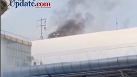 Hingga kini, belum diketahui titik dari sumber asap hitam tersebut. Namun petugas pemadam kebakaran telah terjun ke lokasi untuk memadamkan sumber asap tersebut.