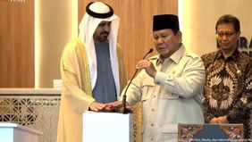 Presiden Prabowo Subianto menyaksikan pertukaran Pernyataan Kehendak (Letter of Intent/LoI) antara Yayasan Khalifa bin Zayed Al Nahyan, Persatuan Emirat Arab (PEA) dan Kementerian Agama Republik Indonesia mengenai kemitraan dalam teknologi pendidikan