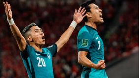 Timnas Singapura berhasil lolos ke Piala Asia 2027 setelah menumbangkan tuan rumah Hong Kong dengan skor 2-1 dalam babak ketiga kualifikasi Grup C di Stadion Kai Tak pada Selasa malam kemarin, 18 November 2025.