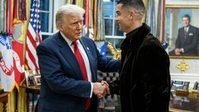 Cristiano Ronaldo, melakukan kunjungan ke Gedung Putih (White House) dan bertemu dengan Presiden Amerika Serikat Donald Trump di Washington DC
