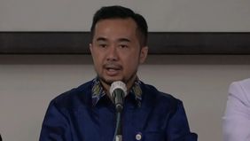 Komisi Pemberantasan Korupsi (KPK) pada Jumat, 21 November 2025, memeriksa Sekretaris Direktorat Jenderal Penanggulangan Penyakit Kementerian Kesehatan, Andi Saguni (AS), sebagai saksi dalam penyidikan dugaan korupsi proyek pembangunan RSUD Kolaka Ti