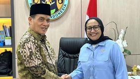 Wakil Kepala Badan Gizi Nasional (BGN), Nanik Sudaryati Deyang, mendorong Kementerian Agama (Kemenag) untuk mempercepat koordinasi dengan pesantren di berbagai daerah agar segera memperoleh manfaat dari program Makan Bergizi Gratis (MBG).