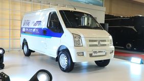 PT Sokonindo Automobile, sebagai perusahaan yang menaungi merek DFSK dan SERES di Indonesia, kembali hadir pada ajang Gaikindo Jakarta Auto Week (GJAW) 2025 yang berlokasi di Hall 3 - Booth 3F, Indonesia Convention Exhibition (ICE) BSD City, pada tan