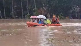 Pemerintah Kabupaten (Pemkab) Padang Pariaman, Sumatera Barat, resmi menetapkan status tanggap darurat bencana menyusul banjir, longsor, dan pohon tumbang di berbagai wilayah akibat cuaca ekstrem sejak Jumat 21 November 2025.