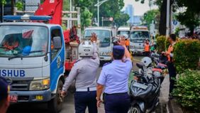 Dinas Perhubungan (Dishub) DKI Jakarta memberlakukan rekayasa lalu lintas di kawasan Jalan Taman Barito, Jakarta Selatan, seiring dengan pekerjaan Erection Baja Jembatan Penyeberangan Orang (JPO) Taman Bendera Pusaka.