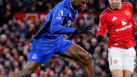 Bermain dengan keunggulan jumlah pemain, Setan Merah tetap tak mampu menghindari kekalahan. Satu-satunya gol pada laga ini dicetak oleh Dewsbury-Hall.
Kekalahan ini membuat MU tertahan di peringkat 10 dengan 18 poin. Everton, yang tampil heroik meski