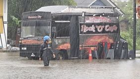 Jumlah pengungsi akibat banjir di Malaysia melonjak menjadi lebih dari 18.000 orang pada Selasa, 25 November 2025, setelah 10 negara bagian terdampak oleh intensitas hujan tinggi pada musim hujan kali ini, menurut laporan otoritas setempat.