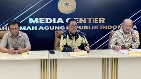 Mahkamah Agung (MA) menegaskan bahwa pemberian rehabilitasi oleh Presiden kepada terdakwa tidak akan mengganggu proses hukum. Juru Bicara MA Yanto menyebut keputusan tersebut merupakan hak istimewa yang diberikan oleh konstitusi.