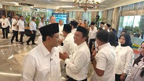 Menteri Sosial, Saifullah Yusuf, melantik 860 guru Sekolah Rakyat di Kantor Kementerian Sosial, Salemba, Jakarta, Rabu, 25 November 2025 sebagai bagian dari upaya memperkuat sumber daya manusia dalam penyelenggaraan pendidikan dasar bagi kelompok ren