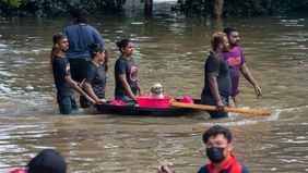Jumlah warga yang terpaksa mengungsi akibat banjir di Malaysia terus meningkat dan telah melampaui 21.000 orang pada Rabu 26 November 2025. Otoritas setempat melaporkan bahwa kondisi ini terjadi di 10 negara bagian yang terdampak musim monsun timur.