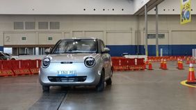 New Indoor EV Test Drive Dihadirkan Untuk Memberikan Kenyamanan Maksimal Bagi Pengunjung GJAW 2025.