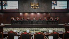 Mahkamah Konstitusi (MK) menolak permohonan uji materi terhadap Pasal 22 Undang-Undang Nomor 2 Tahun 2008 tentang Partai Politik (UU Parpol), yang mengusulkan agar masa jabatan pengurus partai politik dibatasi maksimal dua periode.