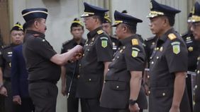 Jaksa Agung ST Burhanuddin resmi melantik mantan Kepala Kejaksaan Tinggi (Kajati) Jawa Timur, Kuntadi, sebagai Kepala Badan Pemulihan Aset (BPA) Kejaksaan Agung dalam upacara di Gedung Kejaksaan Agung, Jakarta, Kamis, 27 November 2025.