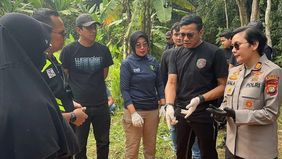 Polisi mengungkap bahwa Alex Iskandar (49), ayah tiri sekaligus tersangka penculikan dan pembunuhan terhadap Alvaro, sempat berencana menguburkan jasad korban dengan meminjam cangkul sebelum akhirnya membuangnya. "Awalnya dia mau kuburkan, dia mau ta