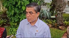 Menteri Ketenagakerjaan Yassierli menyampaikan bahwa Rancangan Peraturan Pemerintah tentang Pengupahan sudah berada di meja Presiden Prabowo Subianto dan siap diumumkan.