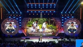 Presiden RI Prabowo Subianto menayangkan sejumlah video perjuangan para pelajar yang harus menyeberangi sungai untuk pergi ke sekolah, sebagai pesan tegas kepada para pelaku korupsi.