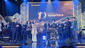 Perayaan 1 Dekade Nusantara TV bertema A Symphony of Nusantara berlangsung meriah pada Malam Anugerah Bakti Nusantara yang digelar di Nusantara Ballroom, NT Tower, Jakarta, Jumat, 28 November 2025, ditandai dengan momen tiup lilin yang menjadi salah 