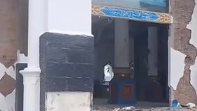 Sementara belasan atlet Pra - Pekan Olahraga Aceh (PORA) cabang Karate yang bertanding di gedung serbaguna mengalami luka-luka akibat reruntuhan bangunan.
