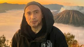 Aktor Gary Iskak dikabarkan meninggal dunia pada Sabtu, 29 November 2025 setelah mengalami kecelakaan saat mengendarai sepeda motor. Informasi duka ini beredar luas melalui pesan yang diterima redaksi dan sejumlah kerabat dekat.