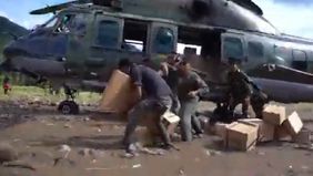 Kawasan ini belum bisa dilalui menggunakan kendaraan darat.