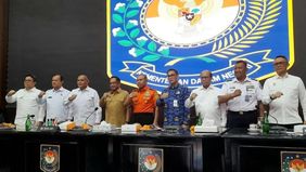 Menteri Dalam Negeri (Mendagri) Tito Karnavian menyampaikan bahwa pemerintah akan mengumpulkan data resmi dan melakukan penyelidikan terkait temuan kayu-kayu gelondongan yang ikut terseret banjir di sejumlah daerah di Sumatera.