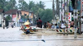 Jumlah korban meninggal akibat banjir bandang di Sri Lanka terus bertambah, kini mencapai 334 jiwa, sementara 370 orang lainnya masih dinyatakan hilang, menurut laporan Pusat Penanggulangan Bencana setempat pada Minggu yang dikutip media lokal. Upaya
