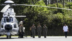 Presiden Prabowo Subianto pada Senin meninjau kawasan terdampak banjir dan longsor di Kabupaten Tapanuli Tengah, Sumatera Utara. Dalam kesempatan itu, ia menyebut bahwa warga di wilayah yang dilanda bencana masih berada dalam kondisi terkejut. "Ya te