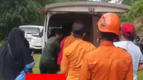 Kepala Bidang Kedaruratan dan Logistik BPBD Kabupaten Bogor, M. Adam Hamdani, mengatakan pihaknya menerima laporan sekitar pukul 12.26 WIB.
Sebelumnya, korban beberapa kali mengeluhkan nyeri dada saat berada di jalur pendakian hingga akhirnya pingsan
