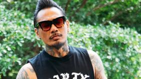 Ayah dari Jerinx drummer Superman is Dead meninggal dunia di usia 74 tahun di Bali.