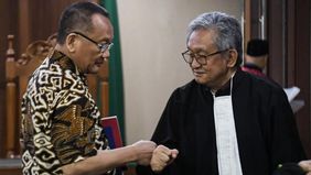 Kuasa hukum mantan Sekretaris Mahkamah Agung (MA) Nurhadi, Maqdir Ismail, menyatakan bahwa kliennya tidak pernah menerima uang gratifikasi sebagaimana didakwakan.