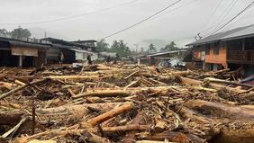 Warga Desa Bunin di Kecamatan Serbajadi, Kabupaten Aceh Timur, melaporkan bahwa sebanyak 83 rumah di wilayah pedalaman tersebut hilang terbawa arus banjir bandang yang terjadi akhir November lalu.