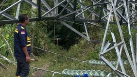 Menteri Energi dan Sumber Daya Mineral (ESDM) Bahlil Lahadalia melakukan kunjungan kerja ke Kabupaten Bireuen, Aceh, pada Selasa, 2 Desember 2025, untuk melihat langsung kondisi infrastruktur ketenagalistrikan yang rusak akibat banjir dan angin kenca