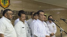 Menteri Pertanian Andi Amran Sulaiman menegaskan bahwa stok beras di sejumlah wilayah yang terdampak banjir dan tanah longsor di Aceh, Sumatera Utara, dan Sumatera Barat berada dalam kondisi terkendali dan mencukupi kebutuhan masyarakat. Ia menyampai