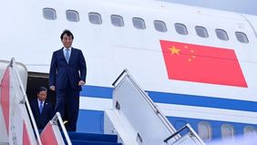 Presiden Prabowo Subianto dijadwalkan menerima kunjungan Ketua Majelis Permusyawaratan Rakyat (MPR) China, Wang Huning, di Istana Kepresidenan Jakarta pada Kamis, 4 Desember 2025. Kunjungan kehormatan ini berlangsung usai kedatangan Wang di Bandara I