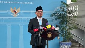 Wakil Menteri Haji dan Umrah Indonesia, Dahnil Anzar Simanjuntak, menjelaskan hasil pertemuan Presiden Prabowo Subianto dengan Sekretaris Jenderal Liga Muslim Dunia (MWL), Syekh Muhammad bin Abdul Karim Al-Issa, di Kompleks Istana Kepresidenan, Jakar