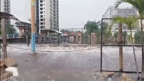 Kawasan pesisir Jakarta Utara kembali diterpa banjir rob pada awal Desember 2025. Salah satu lokasi yang terdampak adalah kawasan wisata Ancol Taman Impian, khususnya di sepanjang Dermaga Marina, Pademangan, Jakarta Utara.