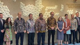 Pemerintah kembali menegaskan komitmen kuat untuk mempercepat agenda transisi energi dan pembangunan ekonomi hijau melalui Rapat Koordinasi Perkembangan Implementasi Just Energy Transition Partnership (JETP) yang digelar pada Jumat, 5 Desember 2025. 