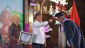 Menteri Kependudukan dan Pembangunan Keluarga (Mendukbangga) sekaligus Kepala BKKBN, Wihaji menegaskan bahwa keberadaan Sekolah Lanjut Usia (Lansia) berperan penting dalam mencegah para penduduk lanjut usia mengalami kesepian.