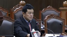 Seorang pemohon uji materi Undang-Undang Nomor 7 Tahun 2017 tentang Pemilihan Umum (UU Pemilu) di Mahkamah Konstitusi mengajukan permintaan agar masyarakat yang tidak berasal dari partai politik (parpol) diberi kesempatan mendaftar sebagai Caleg DPR.