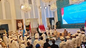 Prabowo Subianto secara resmi melepas keberangkatan kontingen Indonesia yang akan berlaga pada ajang SEA Games 2025 dalam sebuah acara yang berlangsung di Istana Merdeka, Jakarta