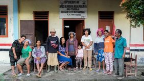 Bantuan logistik untuk korban banjir dan longsor di Kabupaten Humbang Hasundutan, Sumatera Utara, terus berdatangan. Termasuk untuk warga di desa yang masih terisolir akibat akses jalan utama terputus tertimbun material longsor.