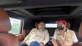 Sekretaris Kabinet Teddy Indra Wijaya mengungkapkan bahwa Presiden Prabowo Subianto secara langsung mengerahkan helikopter pribadinya ke Aceh guna mendukung penanganan banjir bandang dan tanah longsor. 