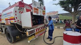 PT Pertamina Patra Niaga (Persero) meningkatkan penggunaan berbagai moda suplai darurat, termasuk Pertamina Mobile SPBU dan canting atau set tabung mini, guna mempercepat penyaluran bahan bakar minyak (BBM) di kawasan terdampak bencana di Sumatera.